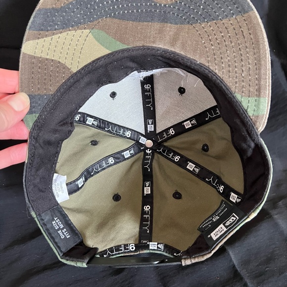 Snak Tag Snapback - Picture 4 of 7